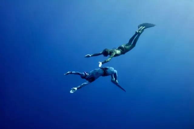 浪漫衣裙